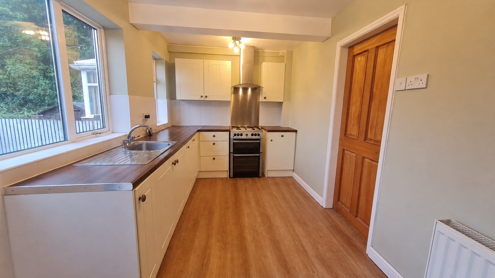 House Farne Avenue in Wakefield