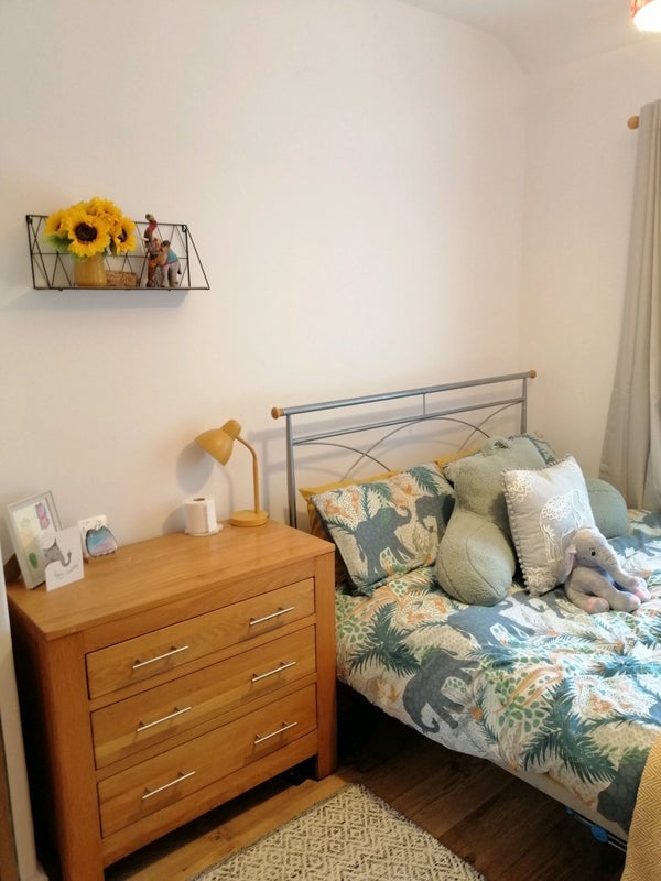 Room Hardman Avenue in Borough of Rossendale