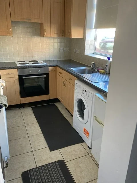 Flat Leavesden Road in Watford