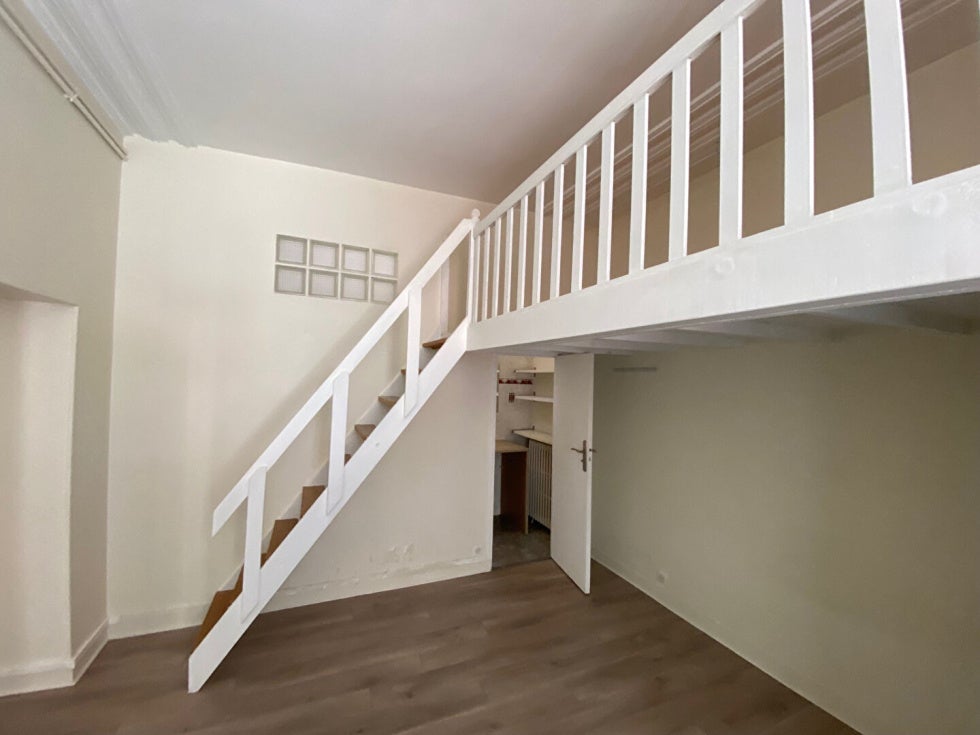 Flat N 12 in Versailles