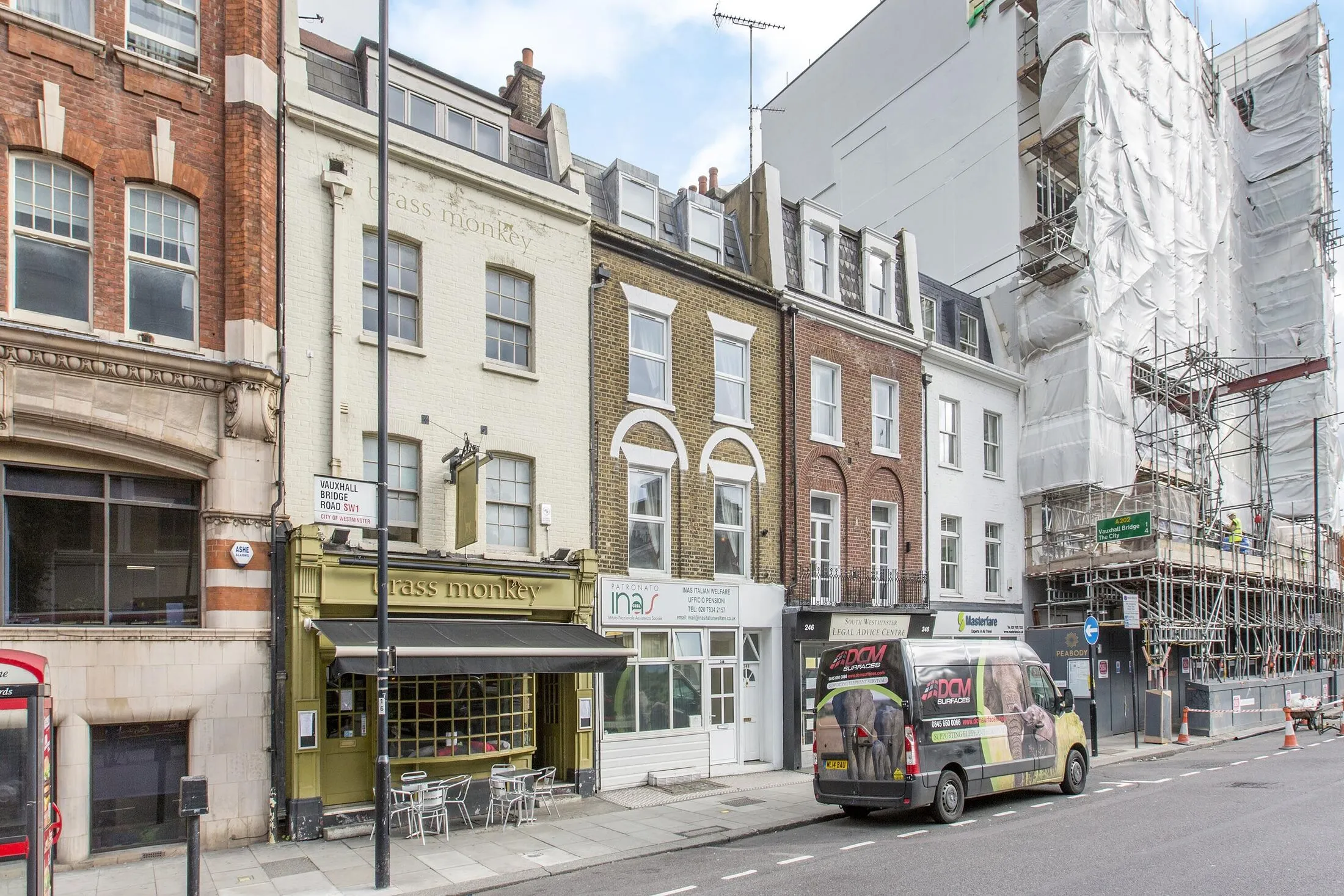Flat Vauxhall Bridge Road in City of Westminster