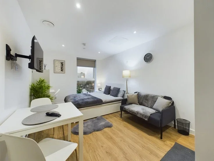 Flat Lissadel Street in Salford