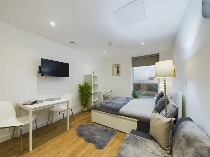 Flat Lissadel Street in Salford