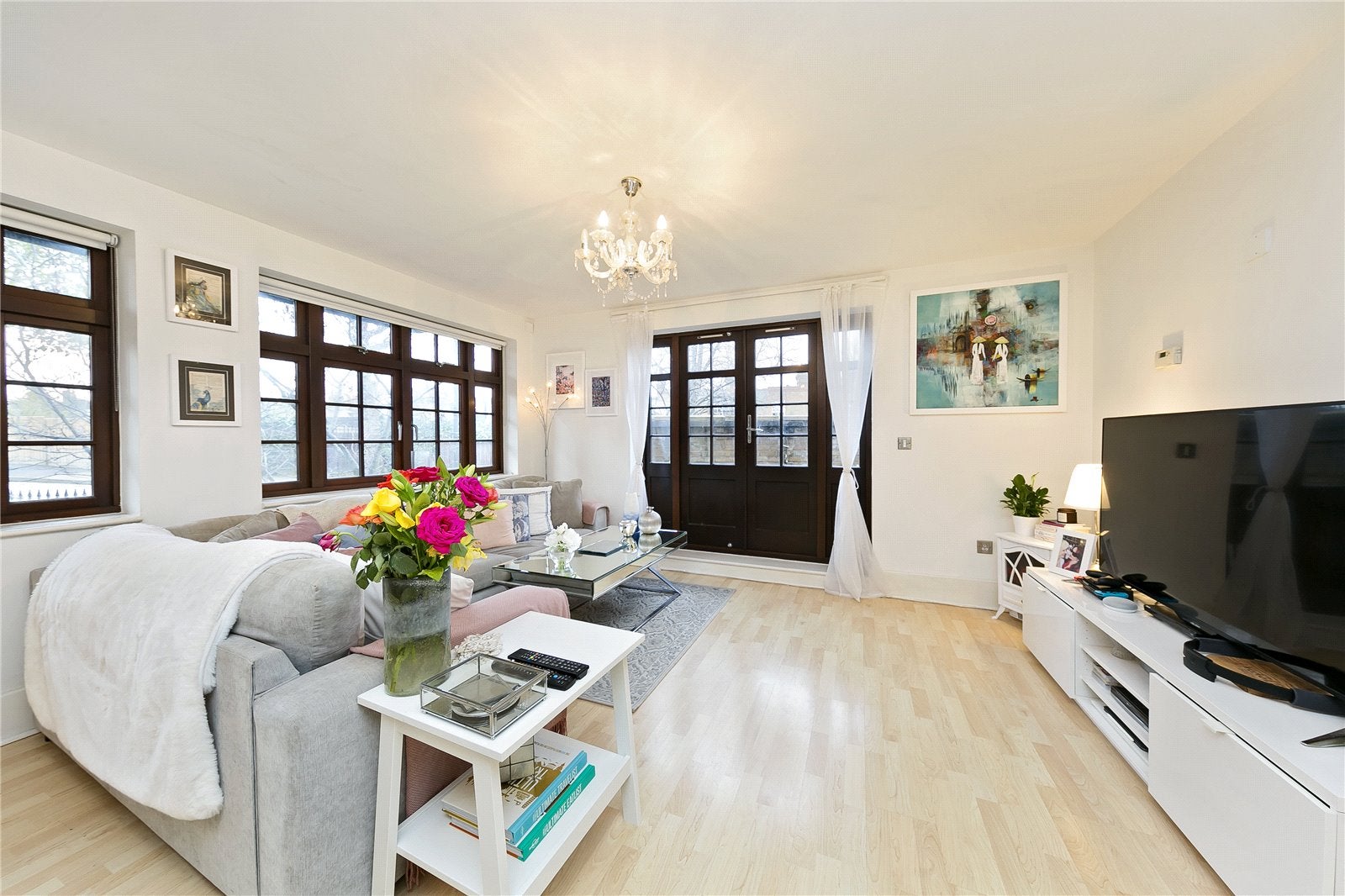 Flat Blake Mews in Greater London