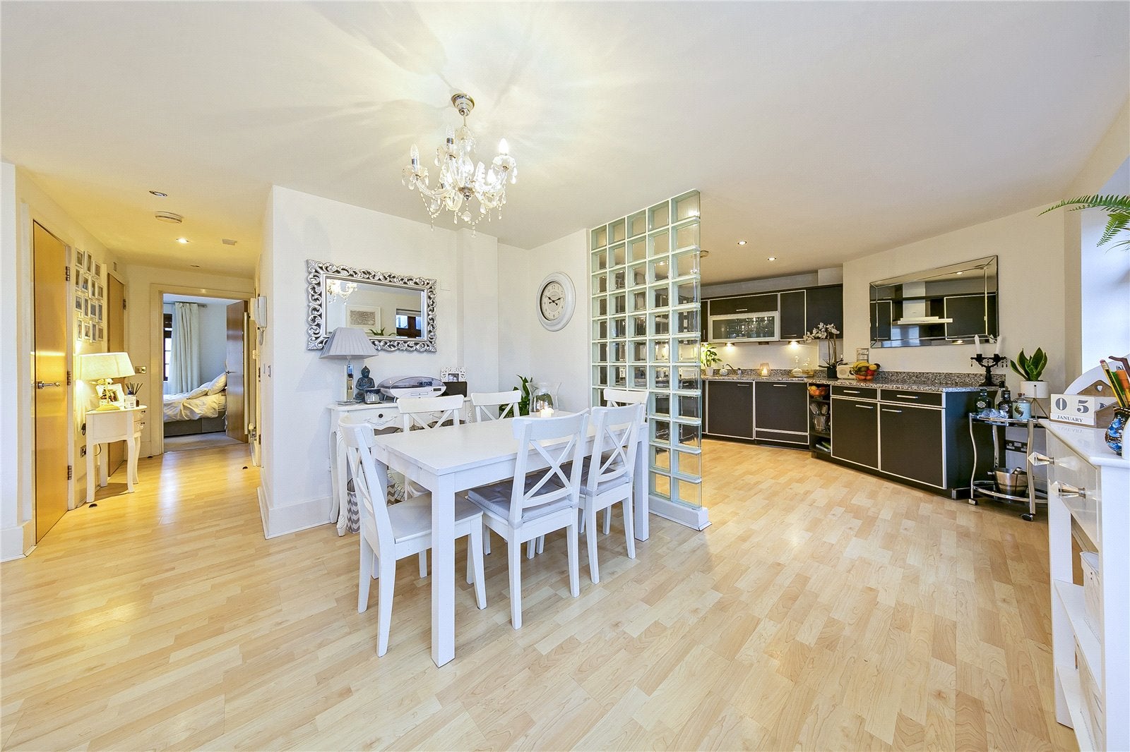 Flat Blake Mews in Greater London