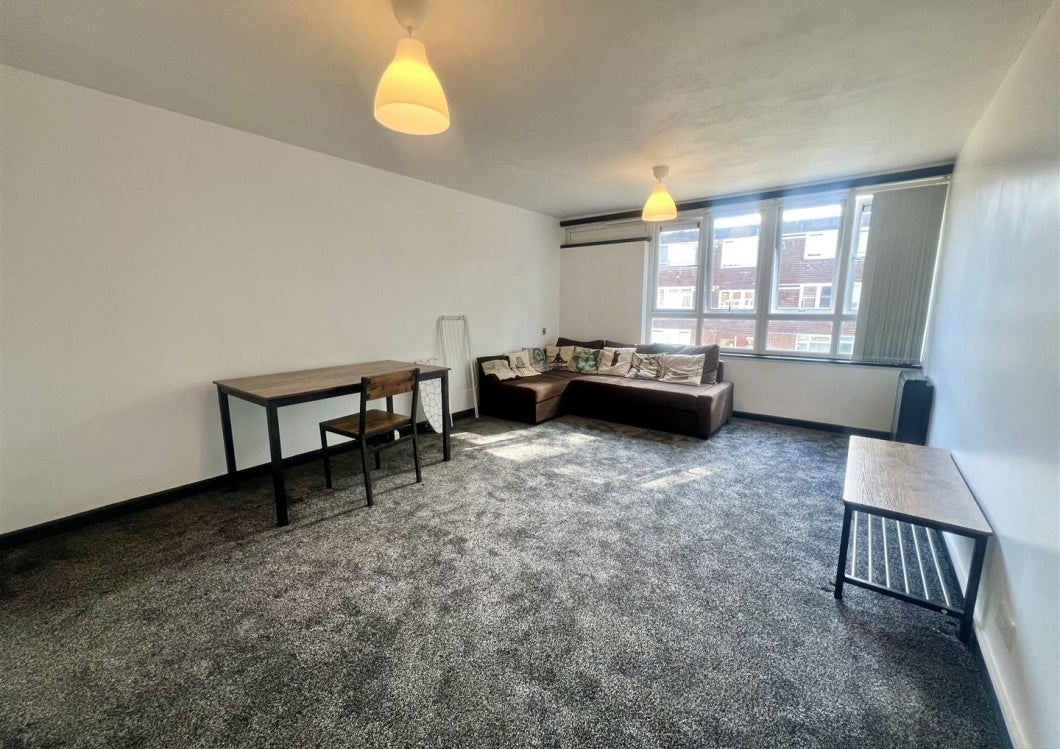Flat Brantley Avenue in Wolverhampton