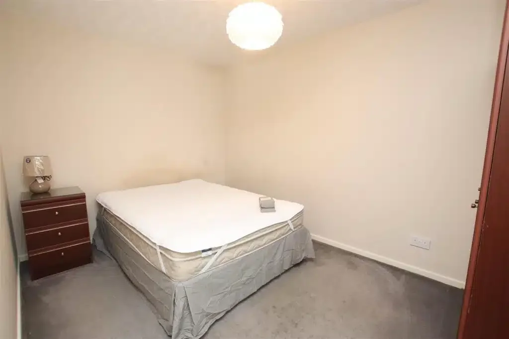 Flat Churchill Close in Dartford