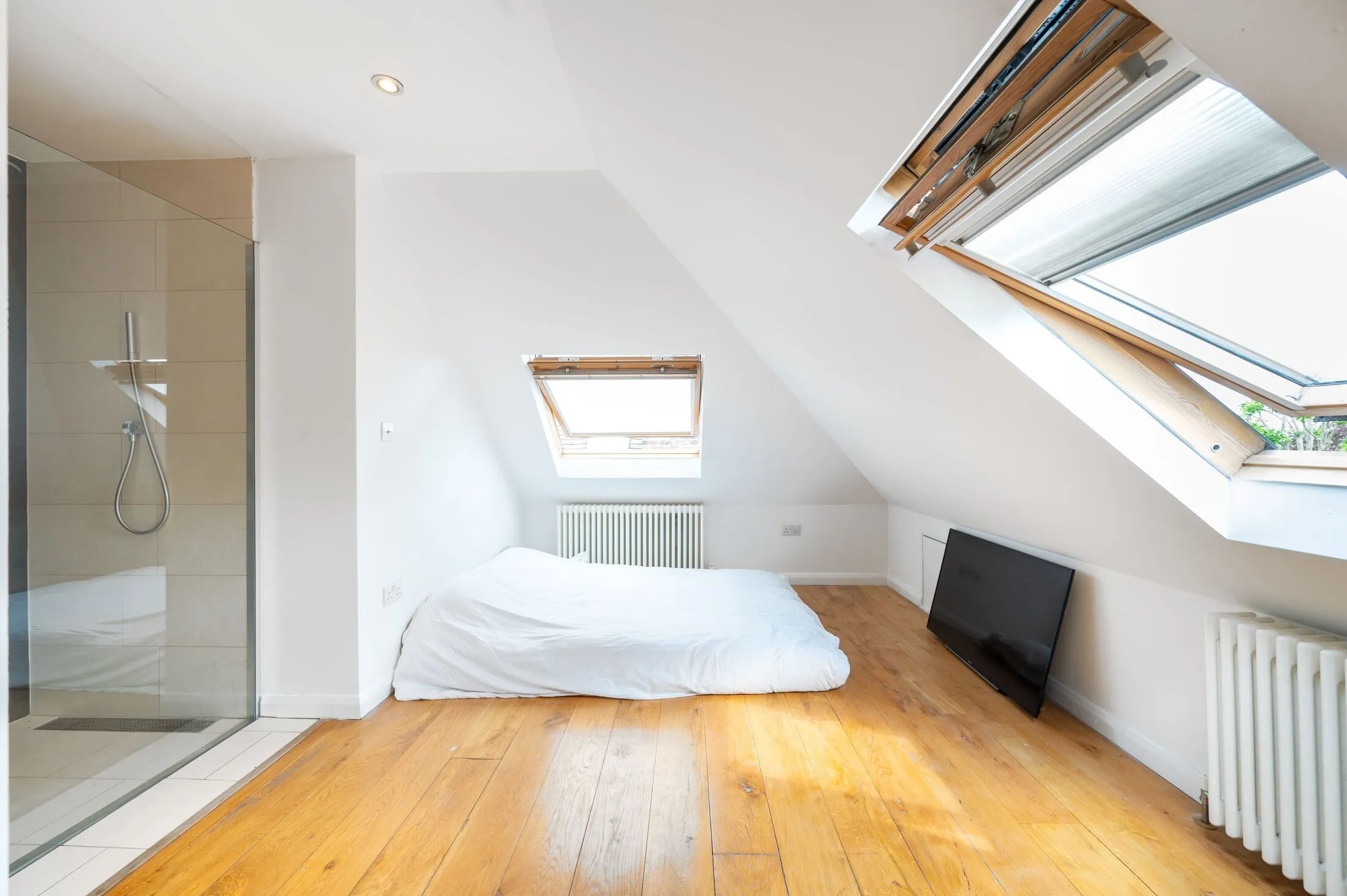 Flat Aylestone Avenue in Greater London