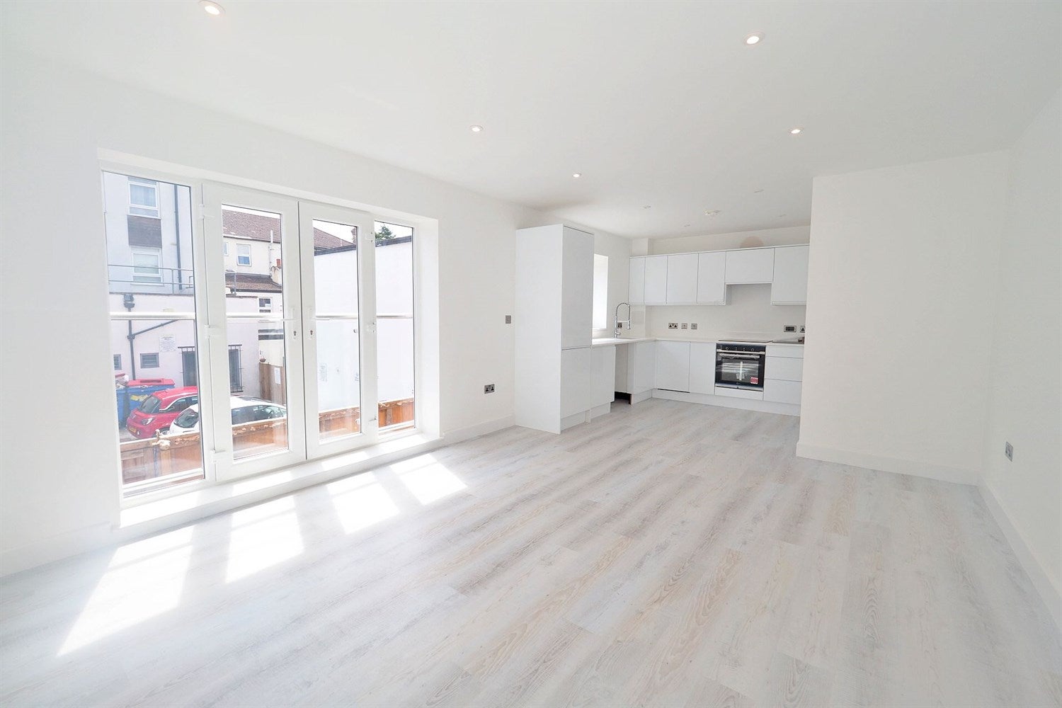 Flat Clifton Road in Epping Forest