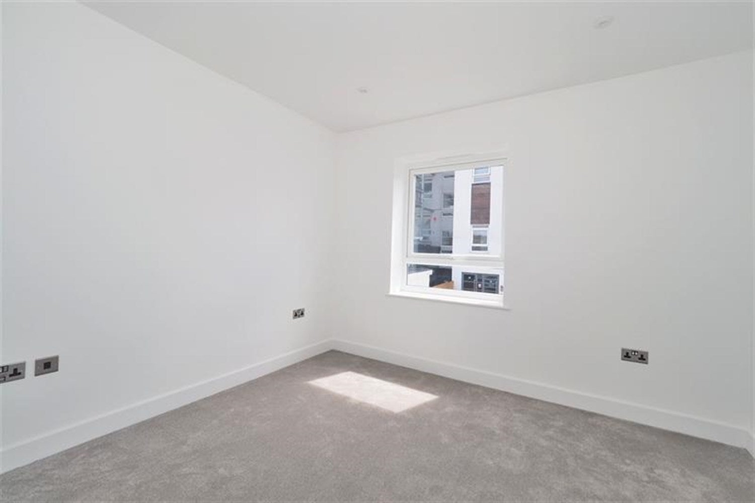Flat Clifton Road in Epping Forest