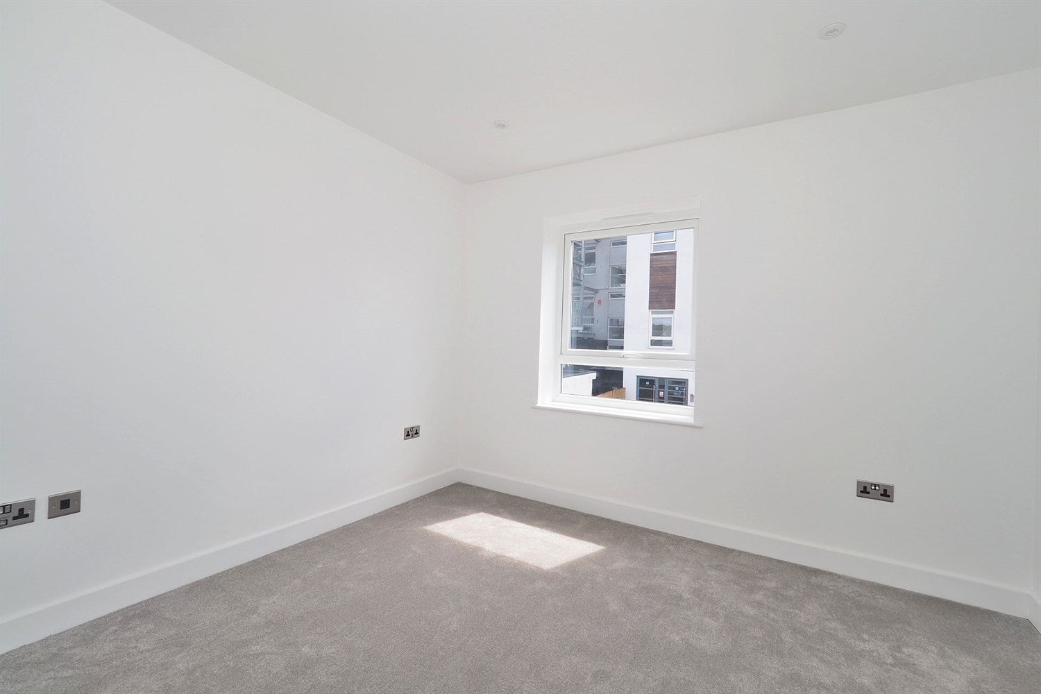 Flat Clifton Road in Epping Forest