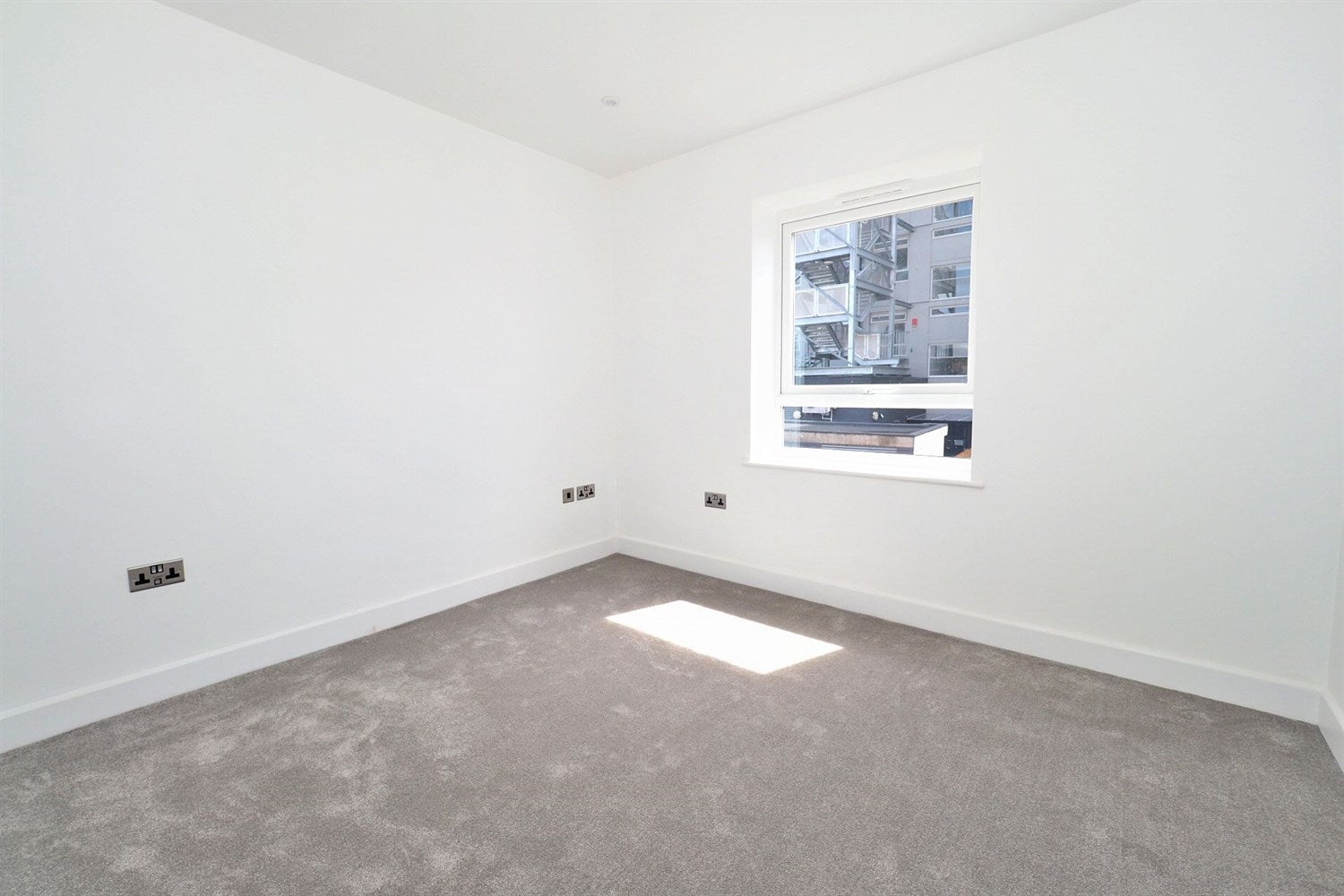 Flat Clifton Road in Epping Forest