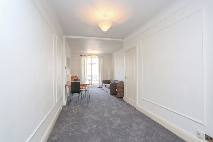 Flat Ivor Place in London
