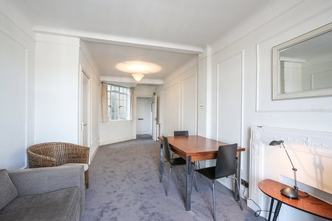 Flat Ivor Place in London