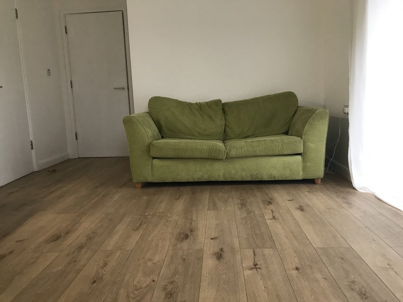 Flat Pembroke Avenue in Greater London