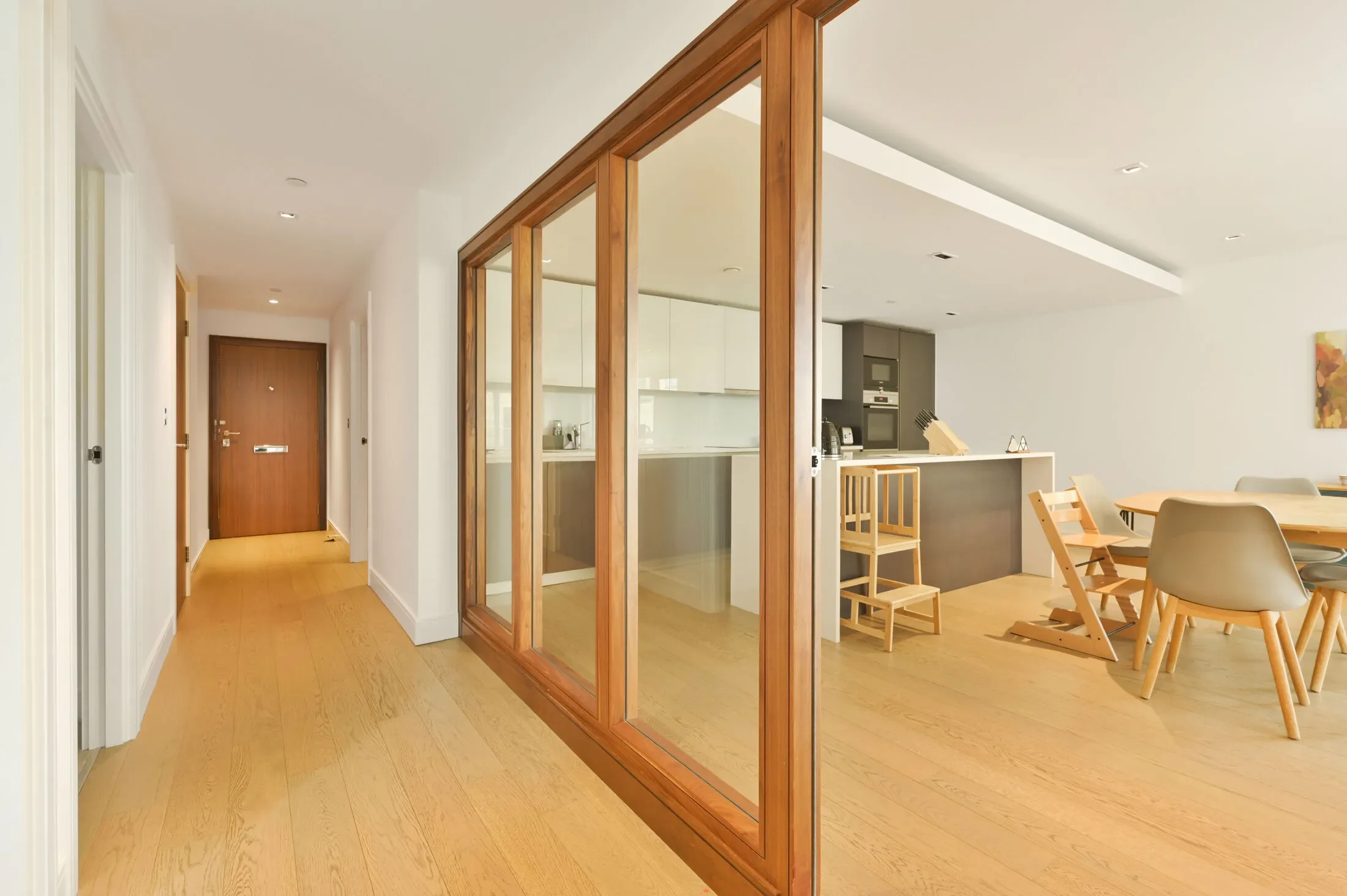 Flat Victoria Square in Greater London
