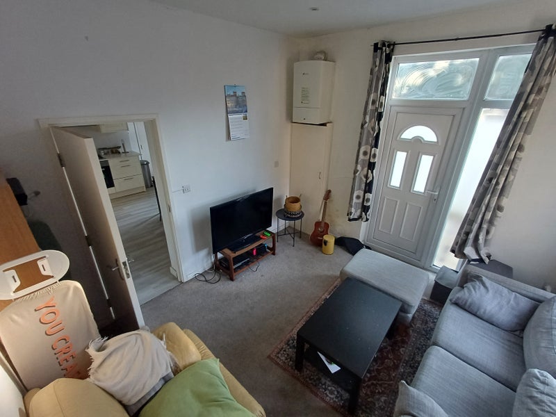 Room Merton High Street in Greater London
