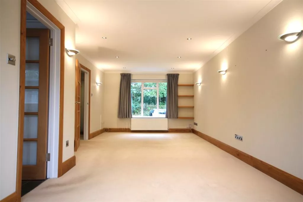 House Chester Close in Mole Valley
