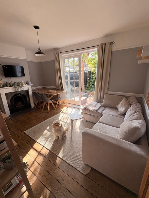 Room Manchester Grove in Greater London