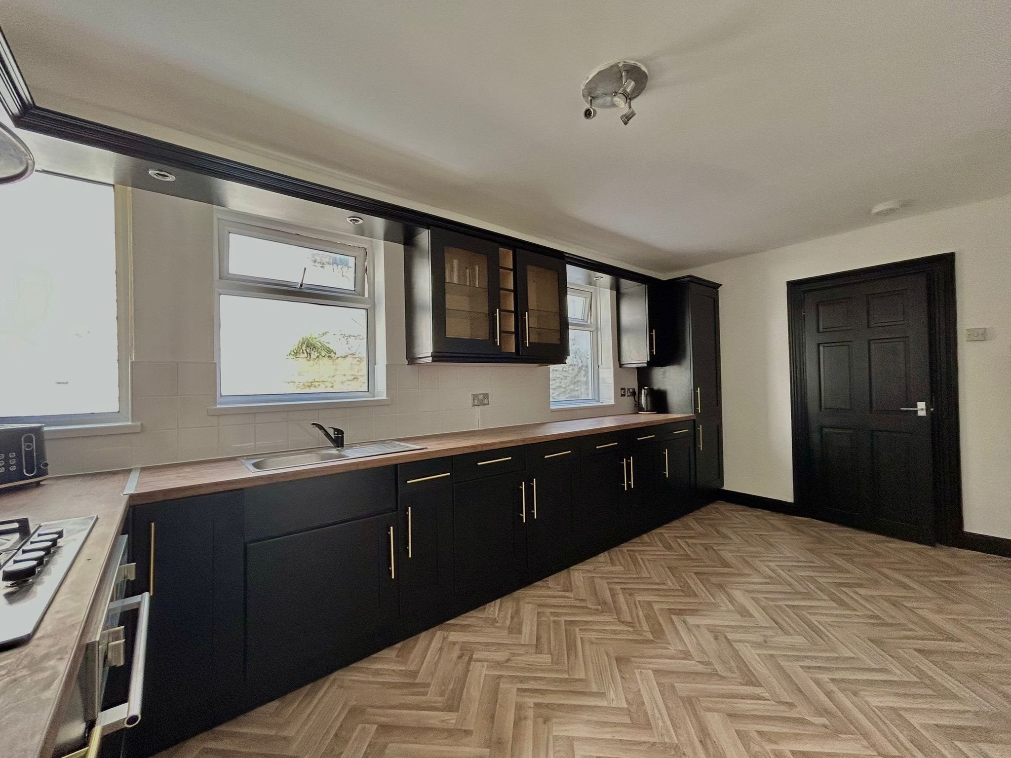 Room Pasley Street East in Plymouth