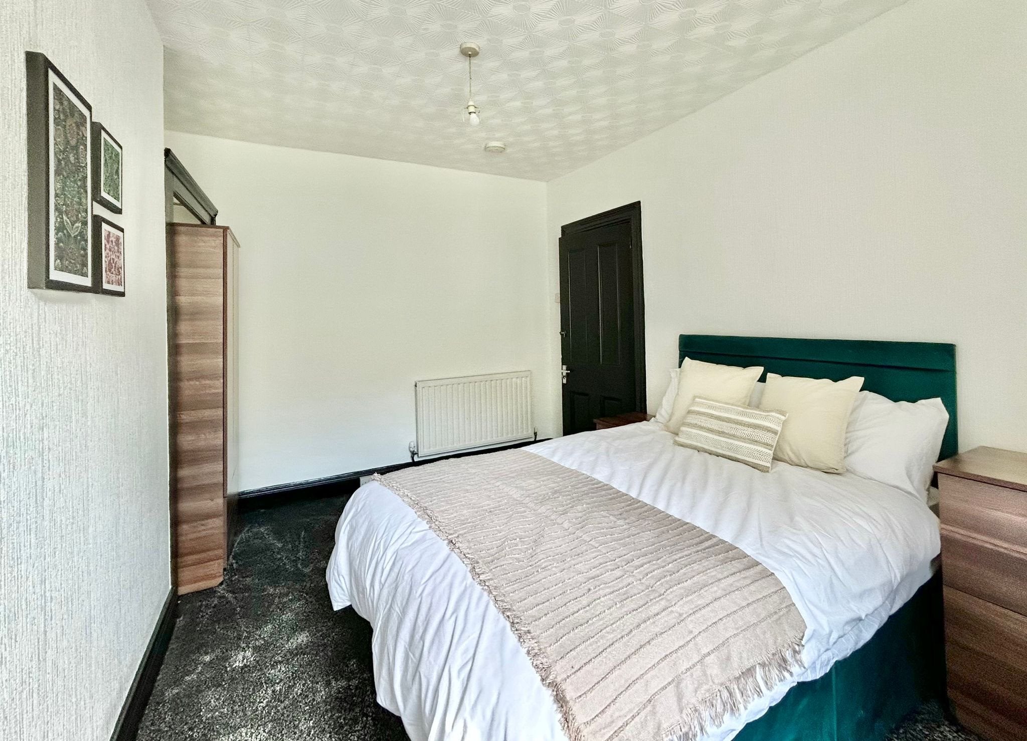 Room Pasley Street East in Plymouth