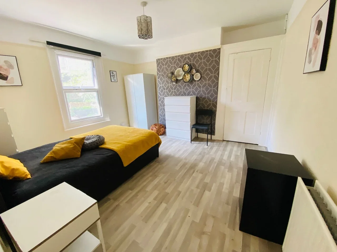 Room The Close in Rochester