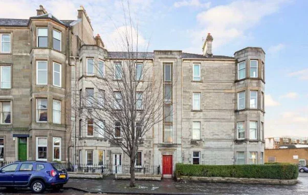 Flat McDonald Road in City of Edinburgh