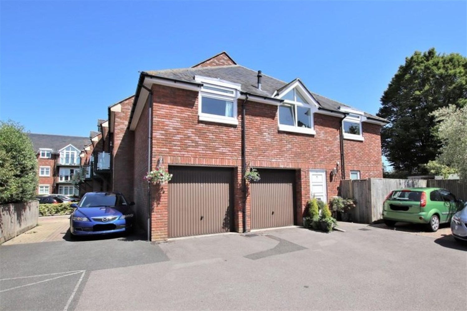 House Oaklands Way in Chichester