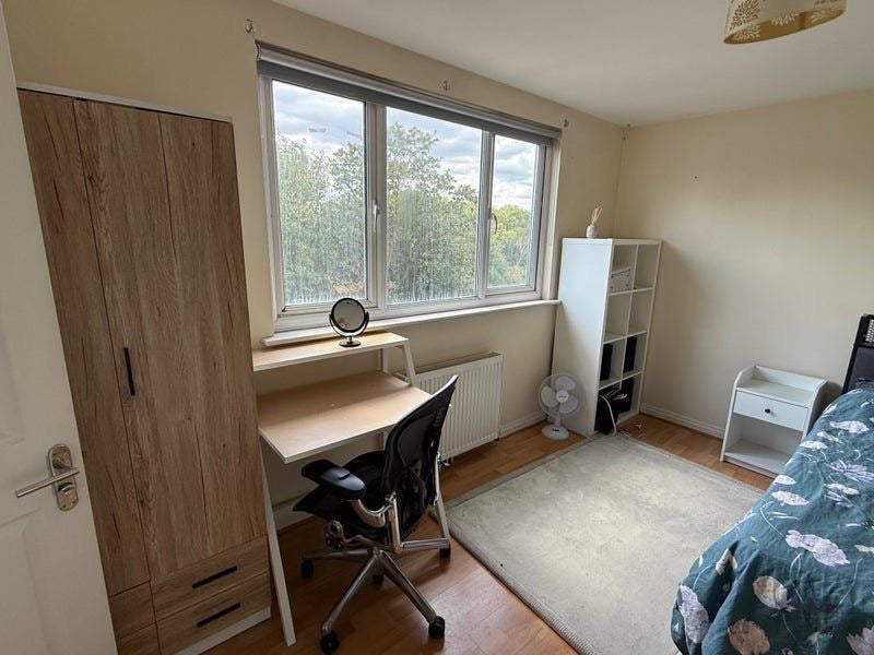 Room Davenport Road in Greater London