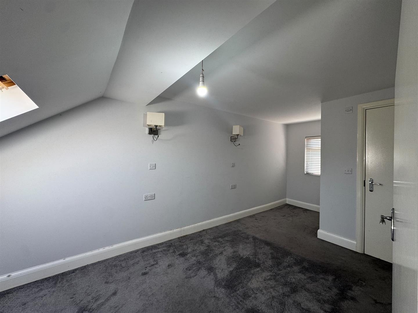 Flat Kenilworth Gardens in Greater London