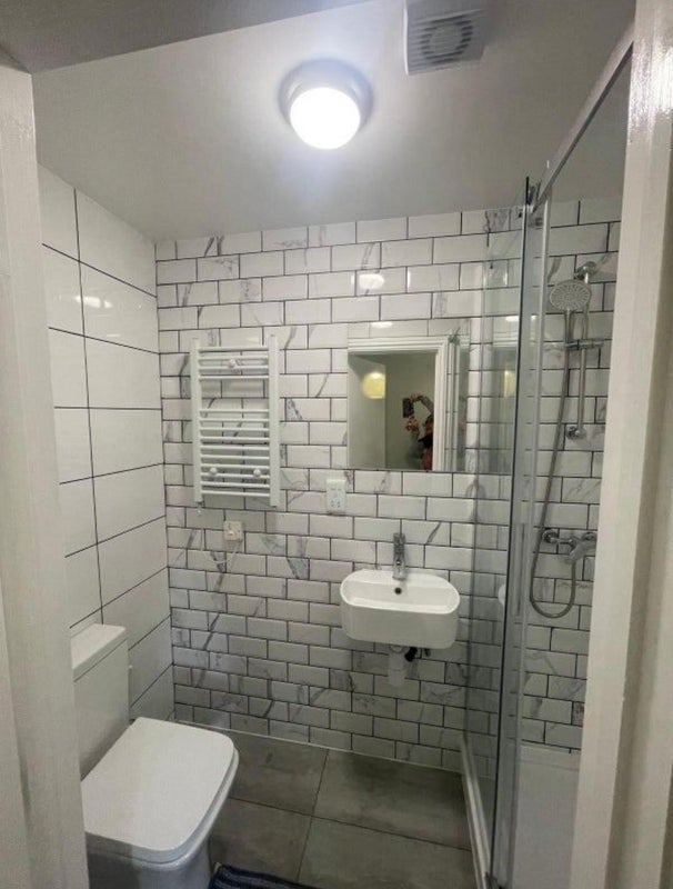 Room Hospital Way in Greater London