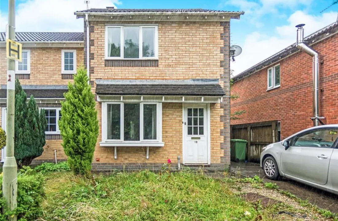 House Larch Drive in Llantrisant