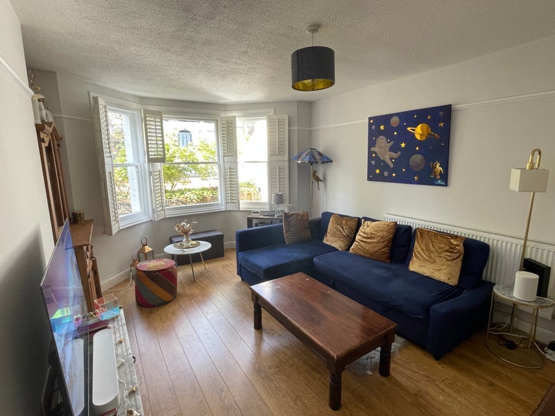 Room Churchfield Road in Greater London
