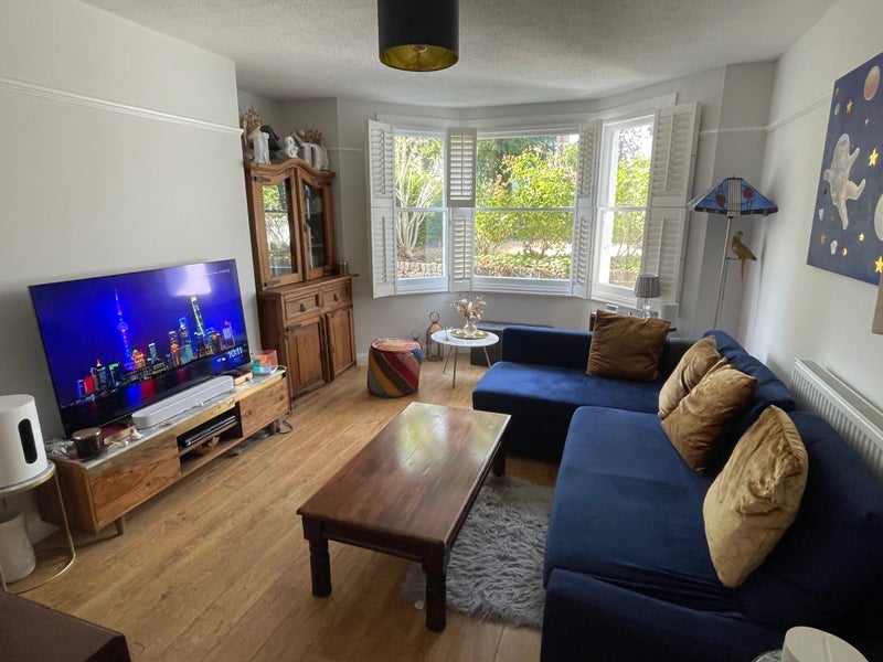 Room Churchfield Road in Greater London