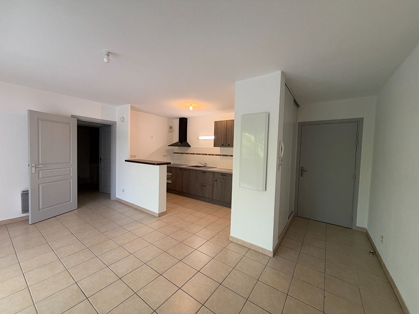 Flat Rue Dhuoda in Nîmes