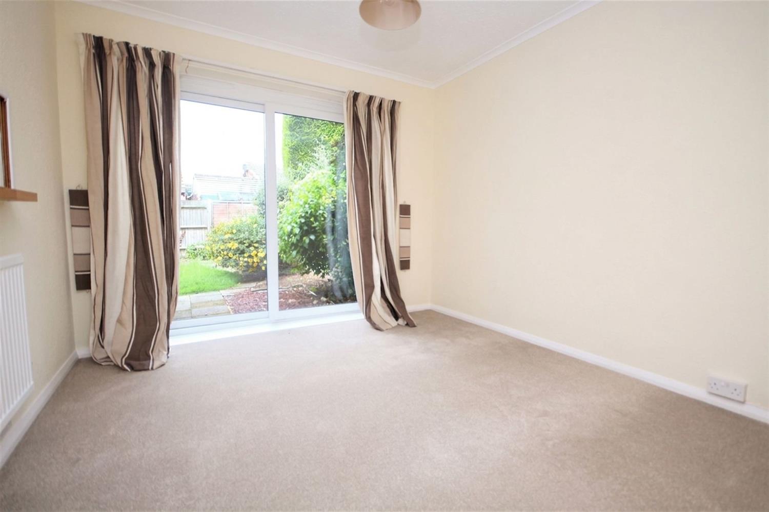 House Fairfield Way in Horsham