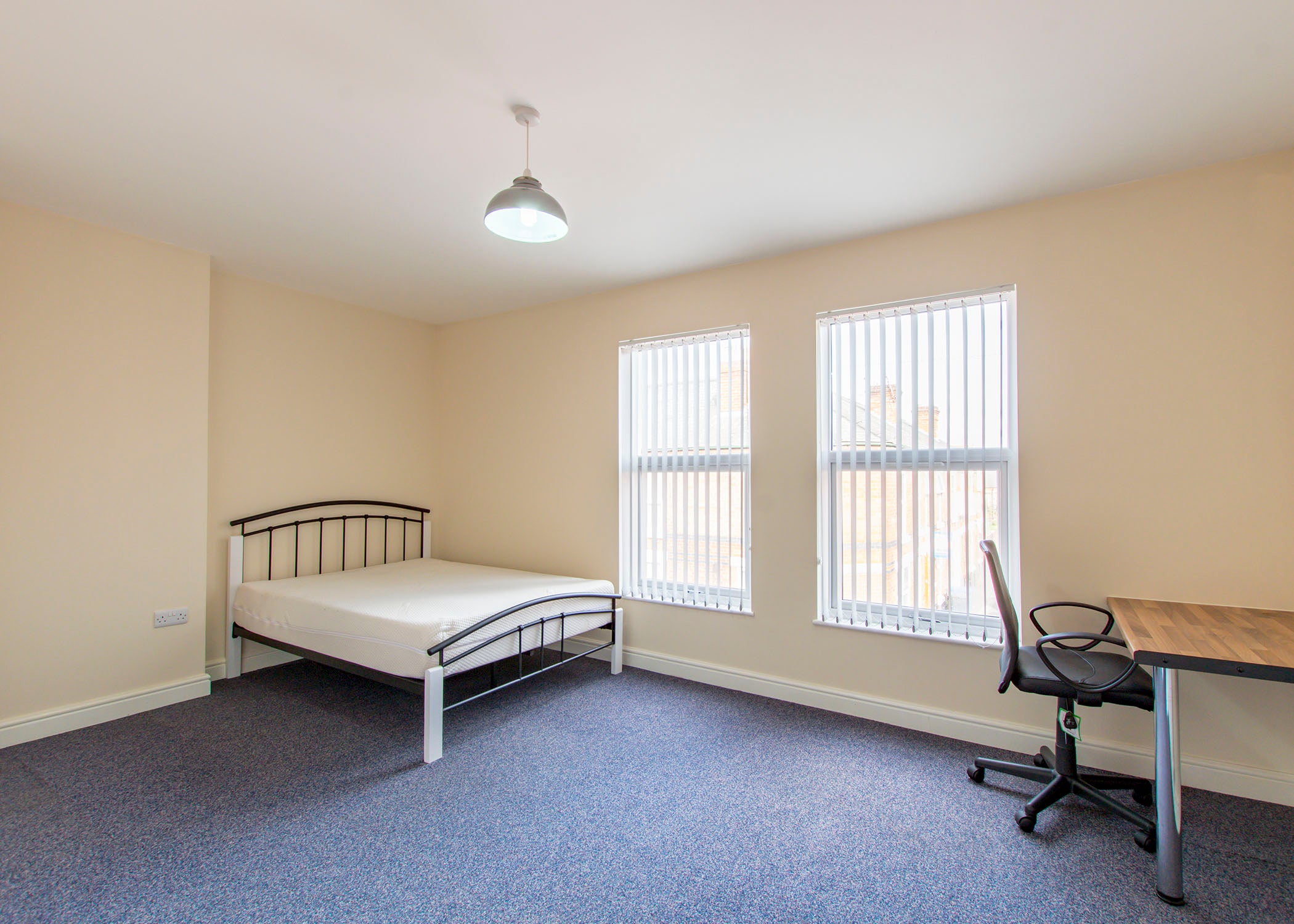 Room Surrey Street in Derby