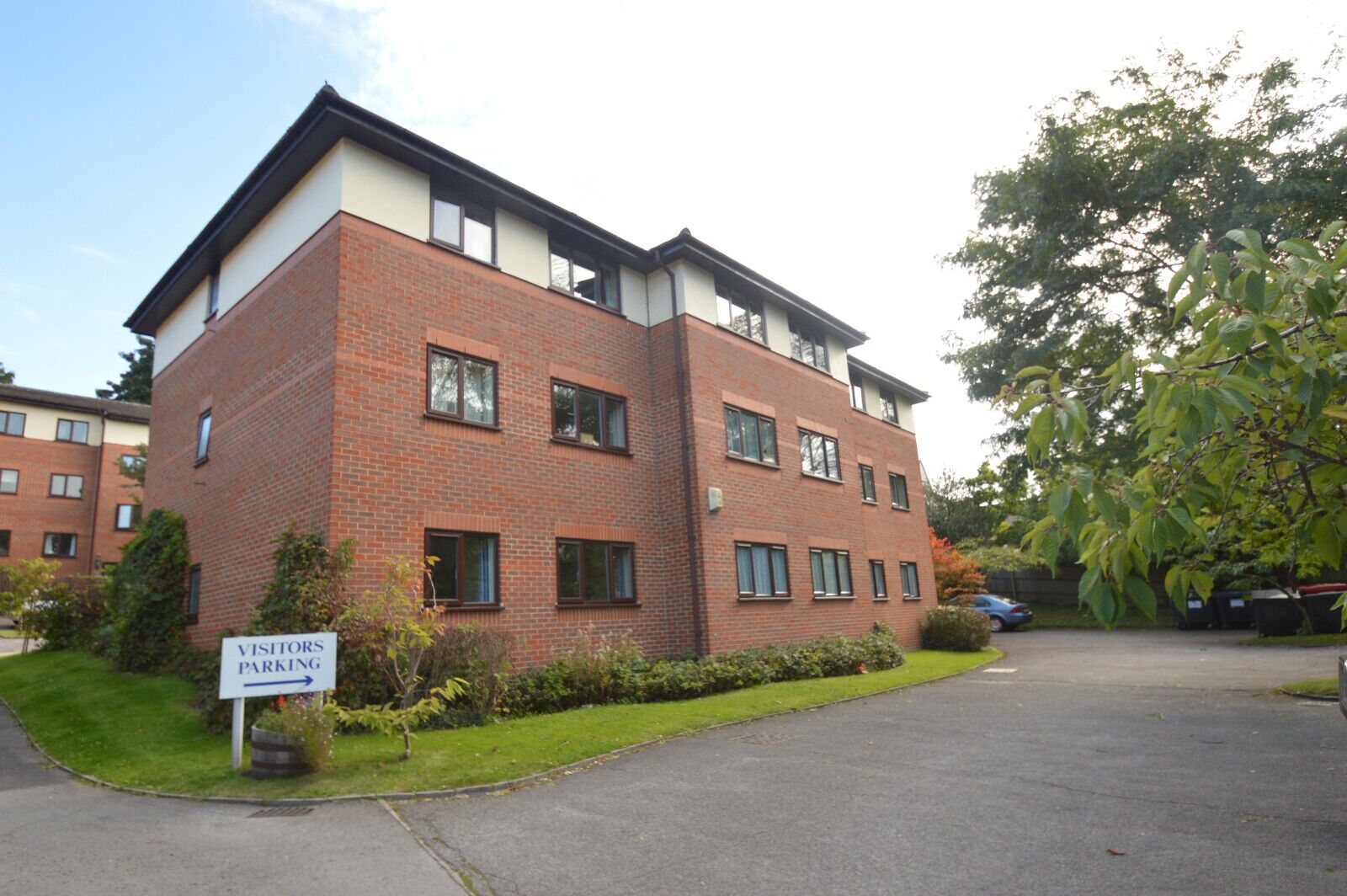 Flat London Road in Loudwater