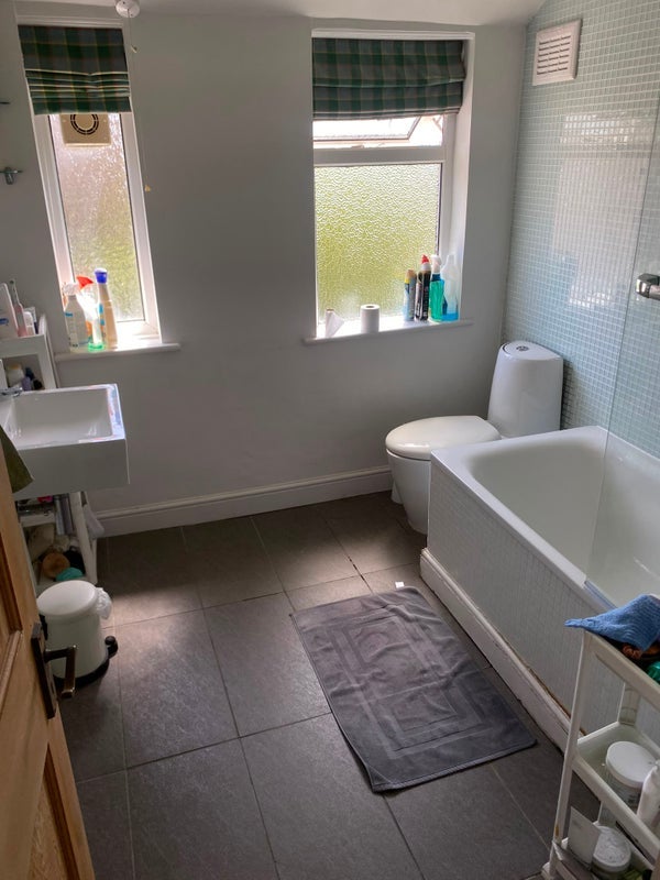 Room Lingwell Road in Greater London