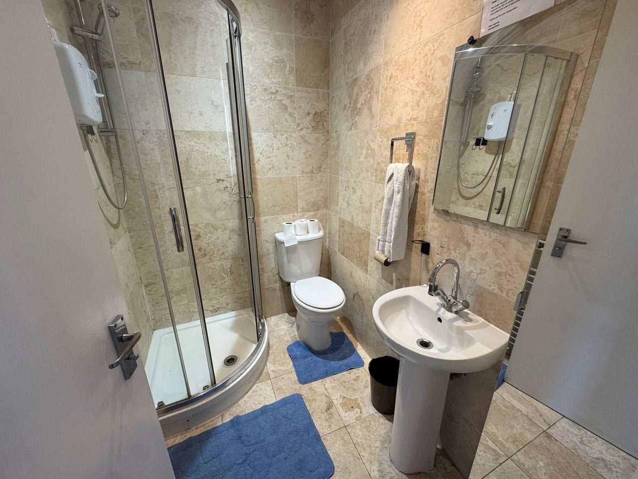 Room Burdett Road in Greater London