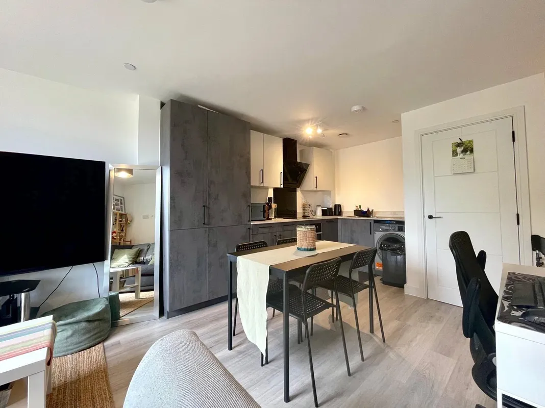 Flat Parkstone Road in Poole