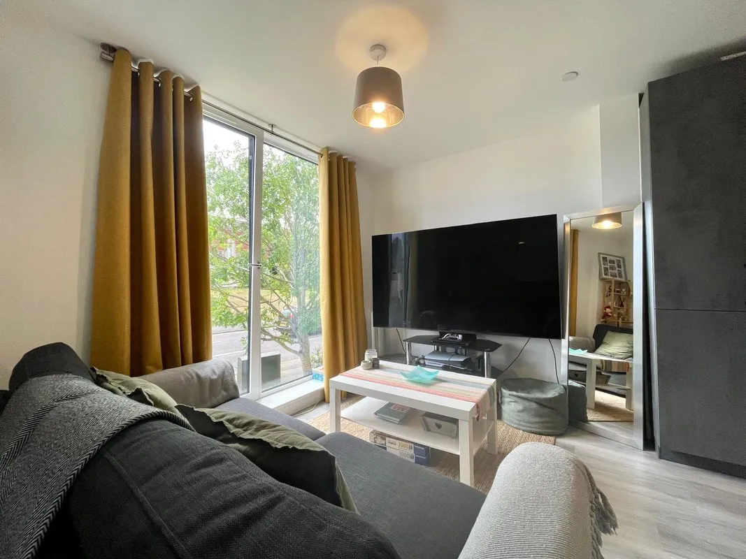 Flat Parkstone Road in Poole