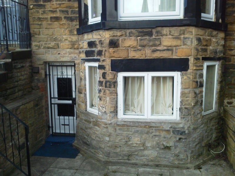Flat Regent Park Terrace in Leeds