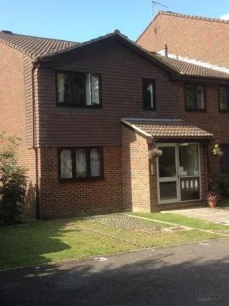 Flat Sequoia Park in Crawley