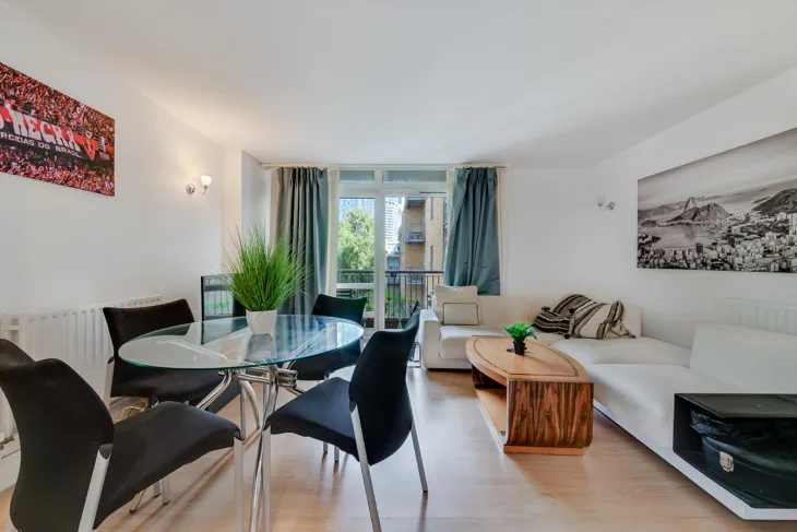 Flat Cassilis Road in Greater London