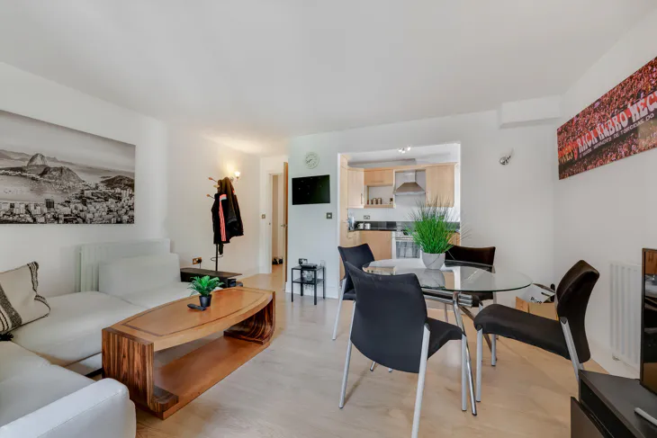 Flat Cassilis Road in Greater London