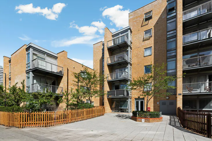Flat Cassilis Road in Greater London