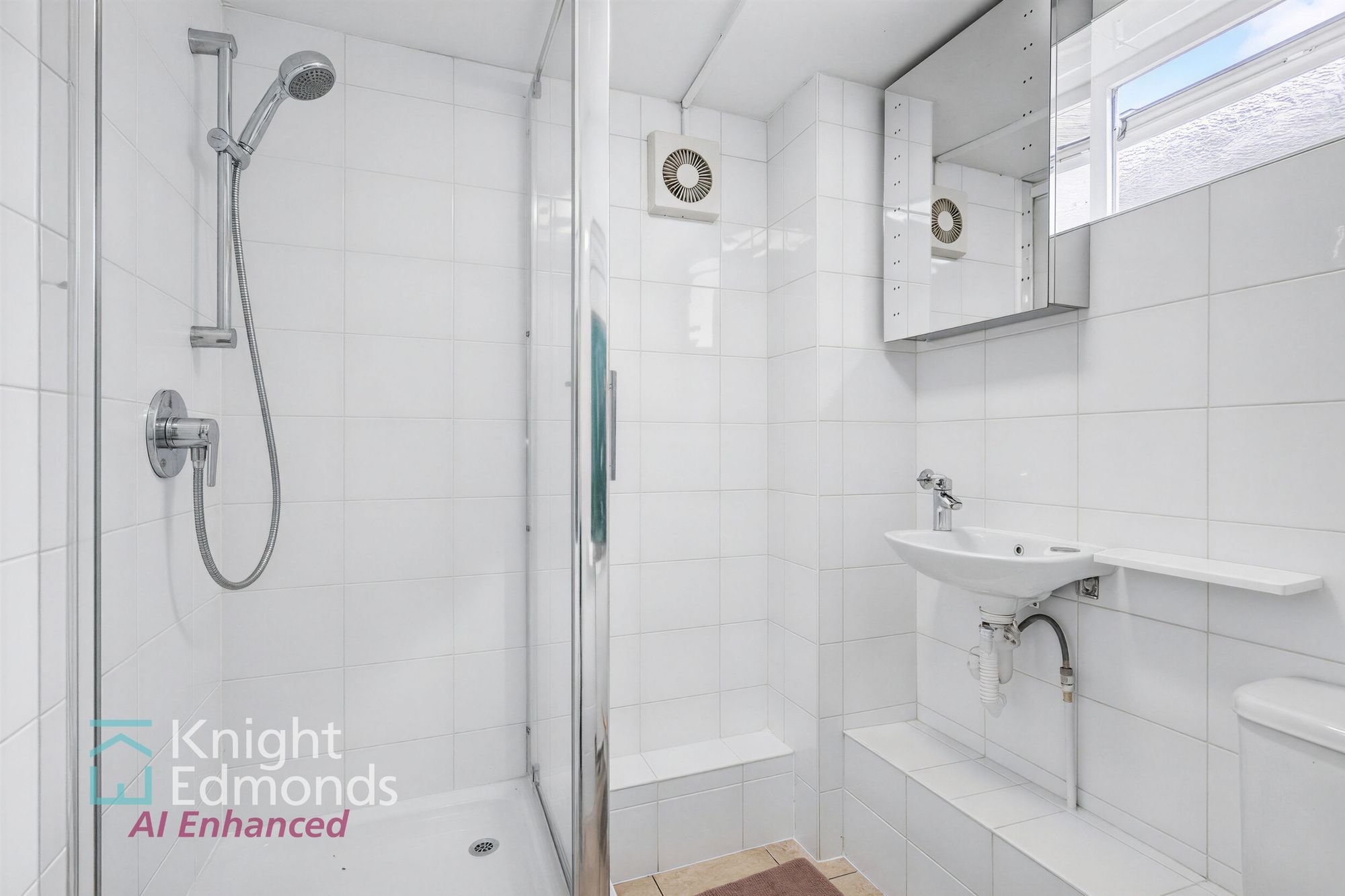 Flat Church Terrace in Chatham