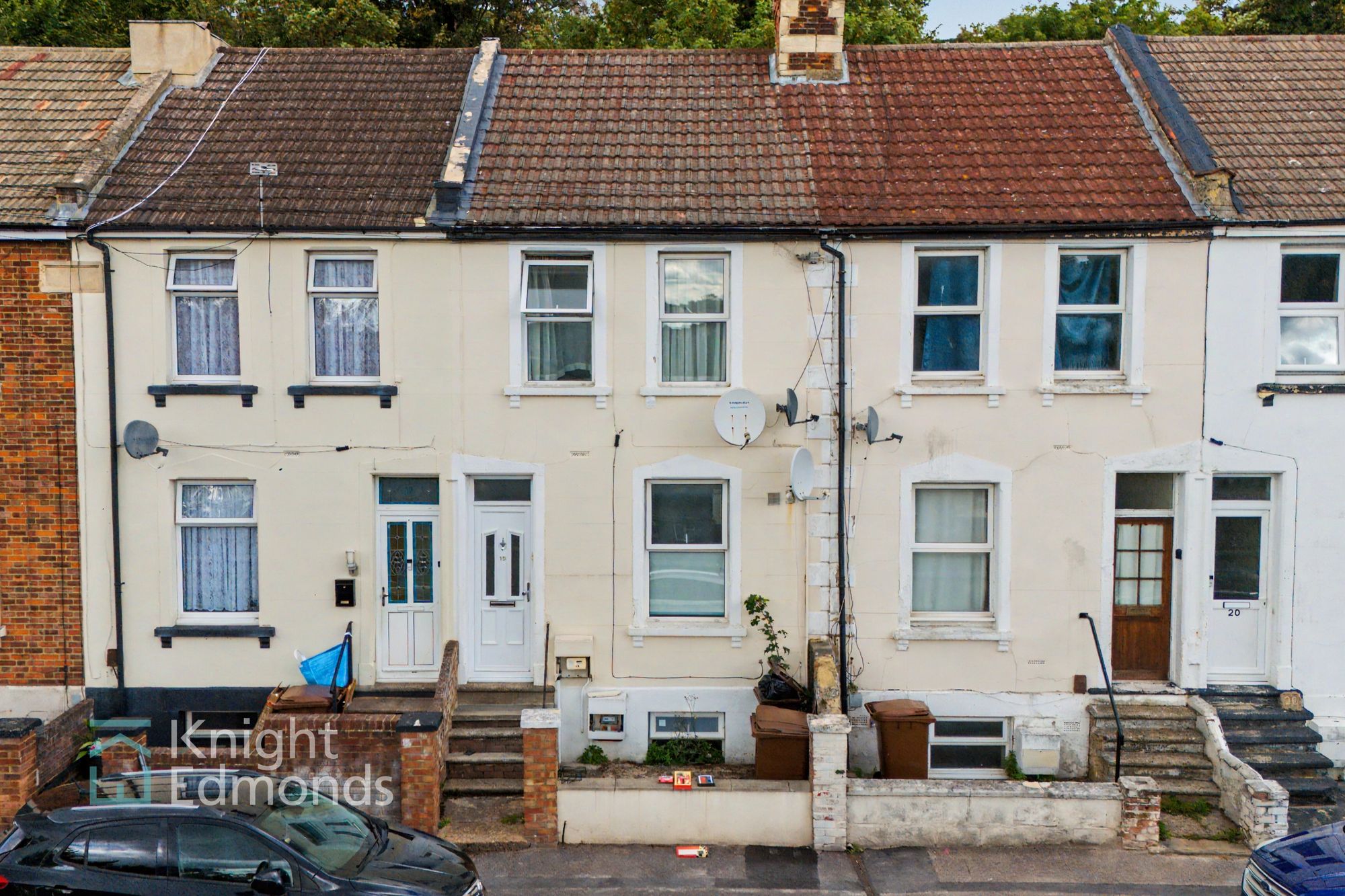 Flat Church Terrace in Chatham