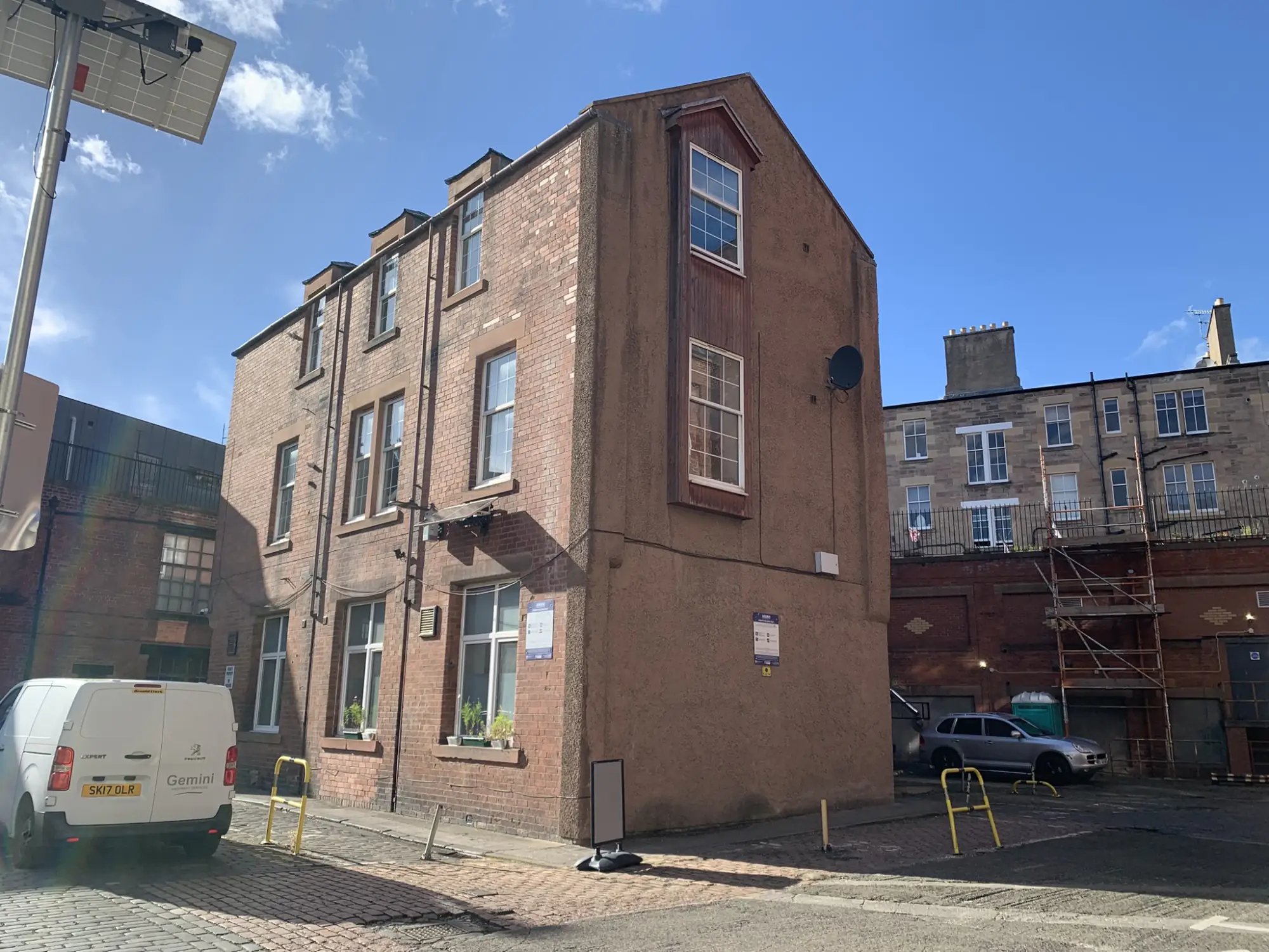 Flat Patriothall in City of Edinburgh